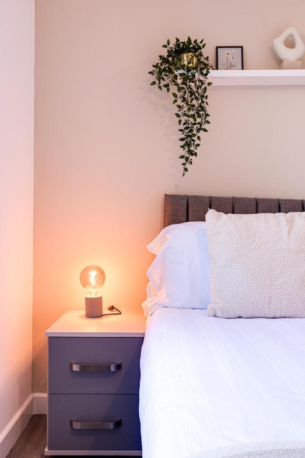 Stunning 1 Bed Apartment In The Heart Of Stockport Exterior photo